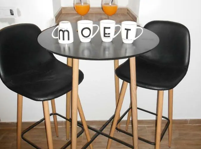 アパート Moet With Garden プーラ