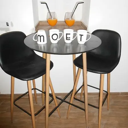 Διαμέρισμα Moet With Garden Πούλα